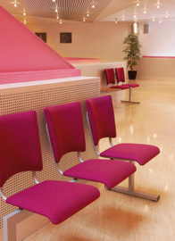 Wachtbank model 8833   3-zits volledig gestoffeerd