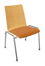 Zaalstoel Brunner First Place 4505 met houten schaal en beklede zitting