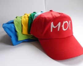 Base-ball cap tekst moi (Leverbaar in diverse kleuren)
