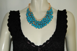 Speelse Ketting met Aqua-Blauwe Steentjes