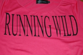 Crop top met tekst "Running Wild"