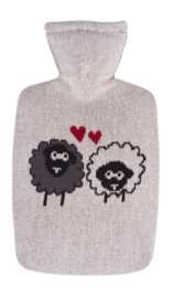Warmwaterkruik 1.8L schaap/hartjes Hugo Frosch met plantaardige zachtmaker