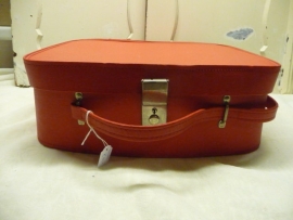 rode vintage koffer als nieuw