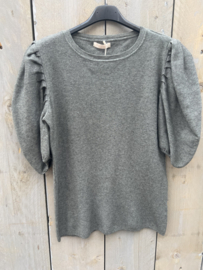 SALE Trui met pofmouw An