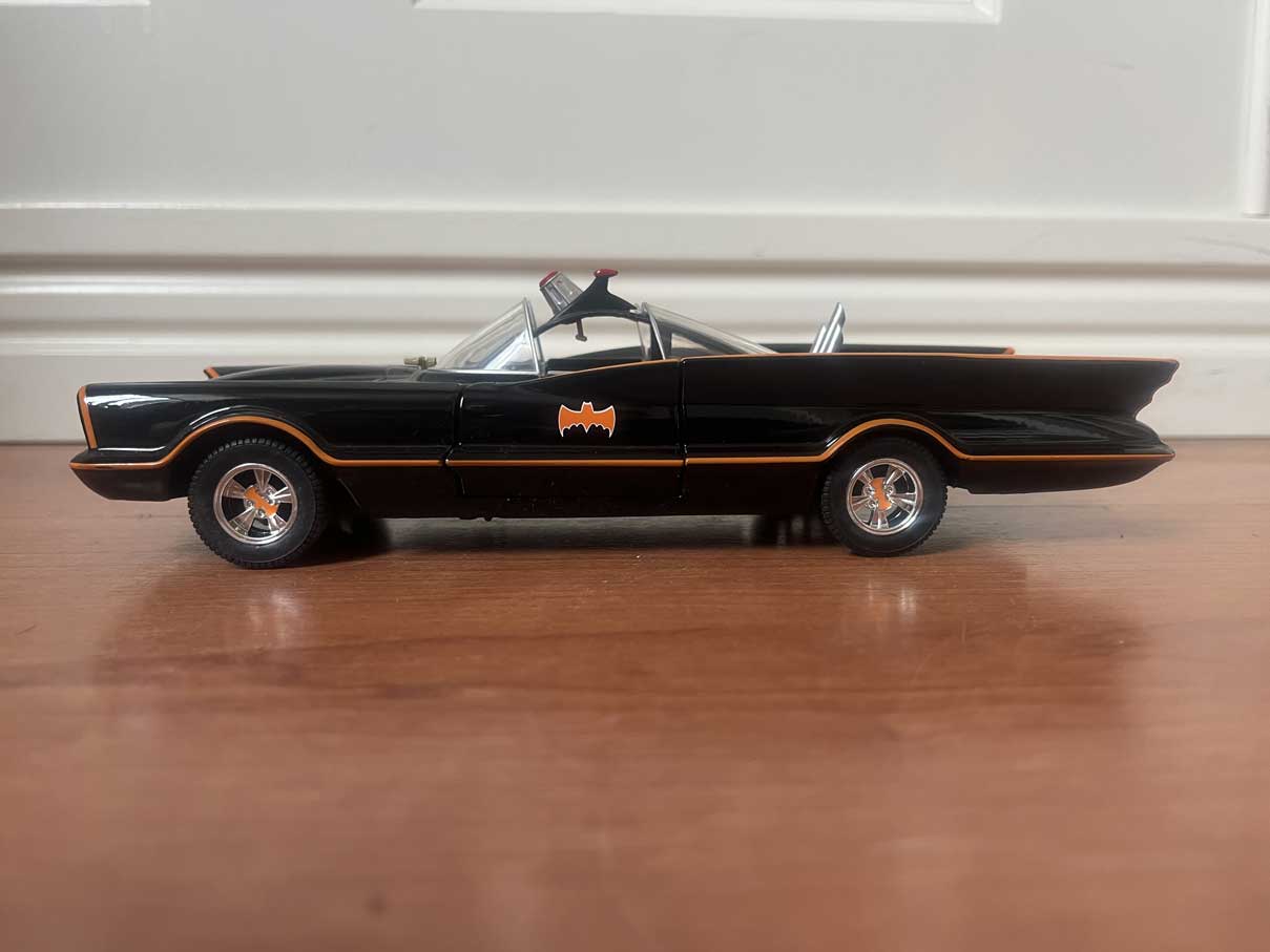 Jada Toys Batmobile 1966 TV Series – 1:24 Die-Cast Replica