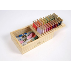 DMC - "Houten box met 24 wikkelkaartjes in het hout"