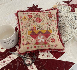 Pansy Patch Quilts and Stitchery - "Betsy's Christmas basket"