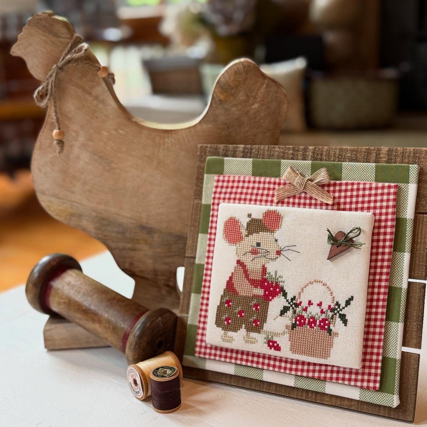 Anabella's Needle Art - "Summer Mouse"