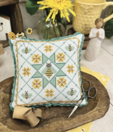 Primrose Cottage Stitches - "Honey Bee Quilt"