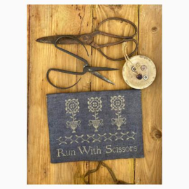 Stacy Nash Primitives - Run with scissors sewing pouch