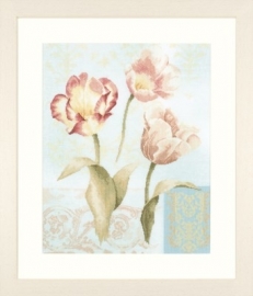 35006 - Tulips and ornaments