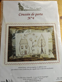 Un chat dans l'aiguille - "Coussin de porte nr. 4"