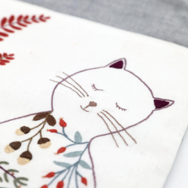 Un chat dans l'aiguile - "Le chat en automne (C-04497)