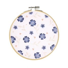 DMC - "Blue Ditsy Florals " (TB223) Traditioneel borduren