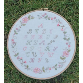 Marie Suarez - ABC Romantique (broderie traditionelle)