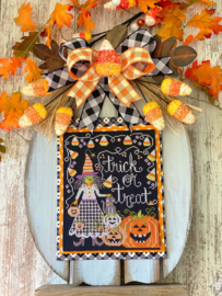 Stitching with the Housewives - Trick or Treat
