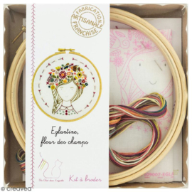Un chat dans l'aiguille - Eglantine, fleur des champs