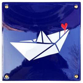 Love boat, 16 x 16 cm, enamel on steel