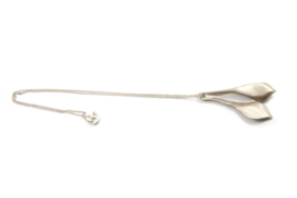 Maja Lava - Zilveren collier met bladvormige hanger - 10941