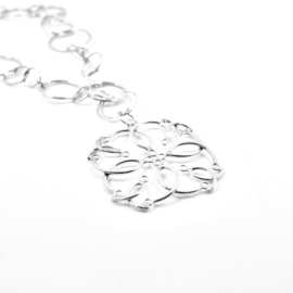 Dorien de Jonge - zilveren collier met ornament - 3K013