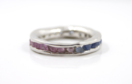 Femke Toele - zilveren ring met roze en blauwe ruwe saffier - 12031