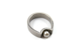 Brech - Ring roest vrij staal met parel - 11084