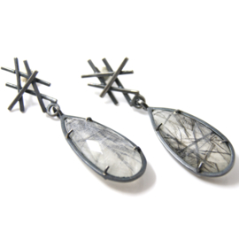 Myjung Kim - Geblitst zilveren oorbellen met rutielkwarts - 11744