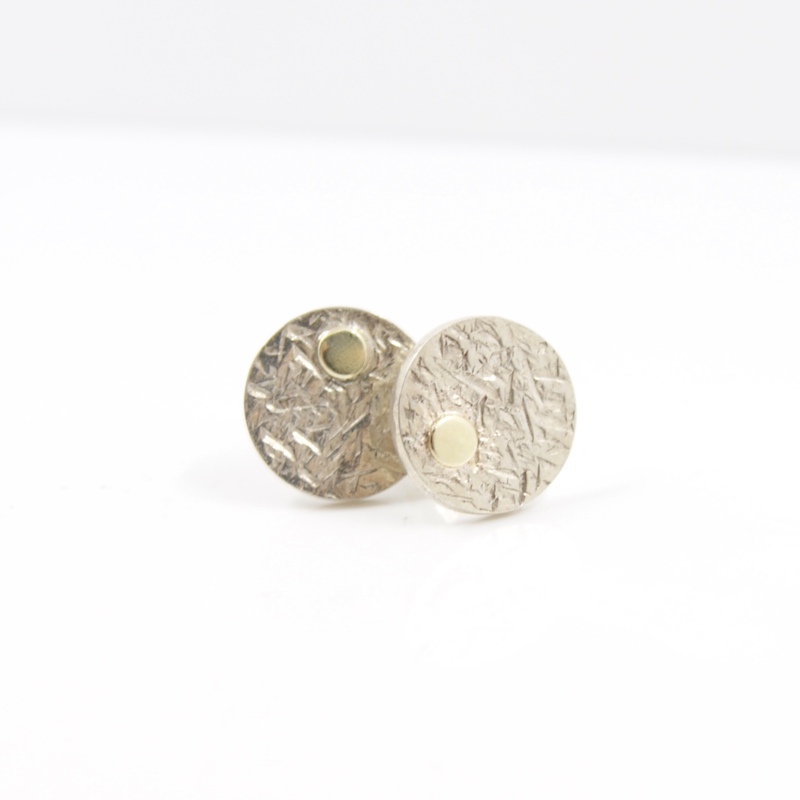 Myrthe Cools - Zilveren oorknoppen met goud detail - 10417