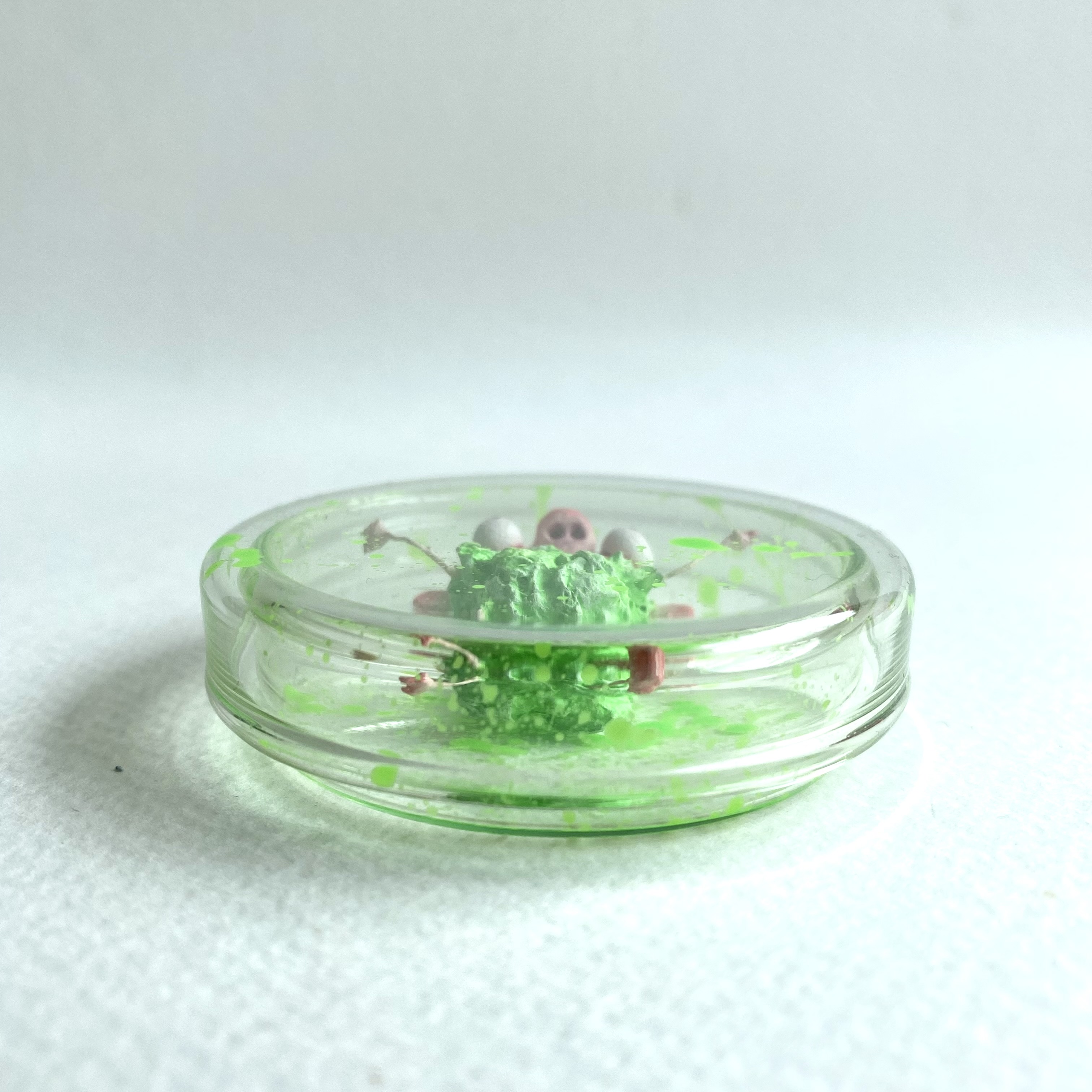 Micro monster neon groen