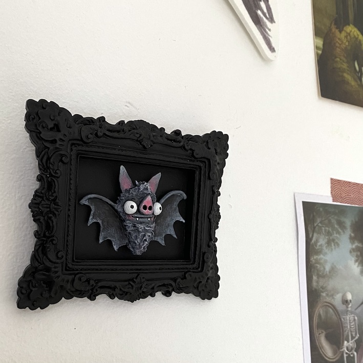 Micro bat in frame