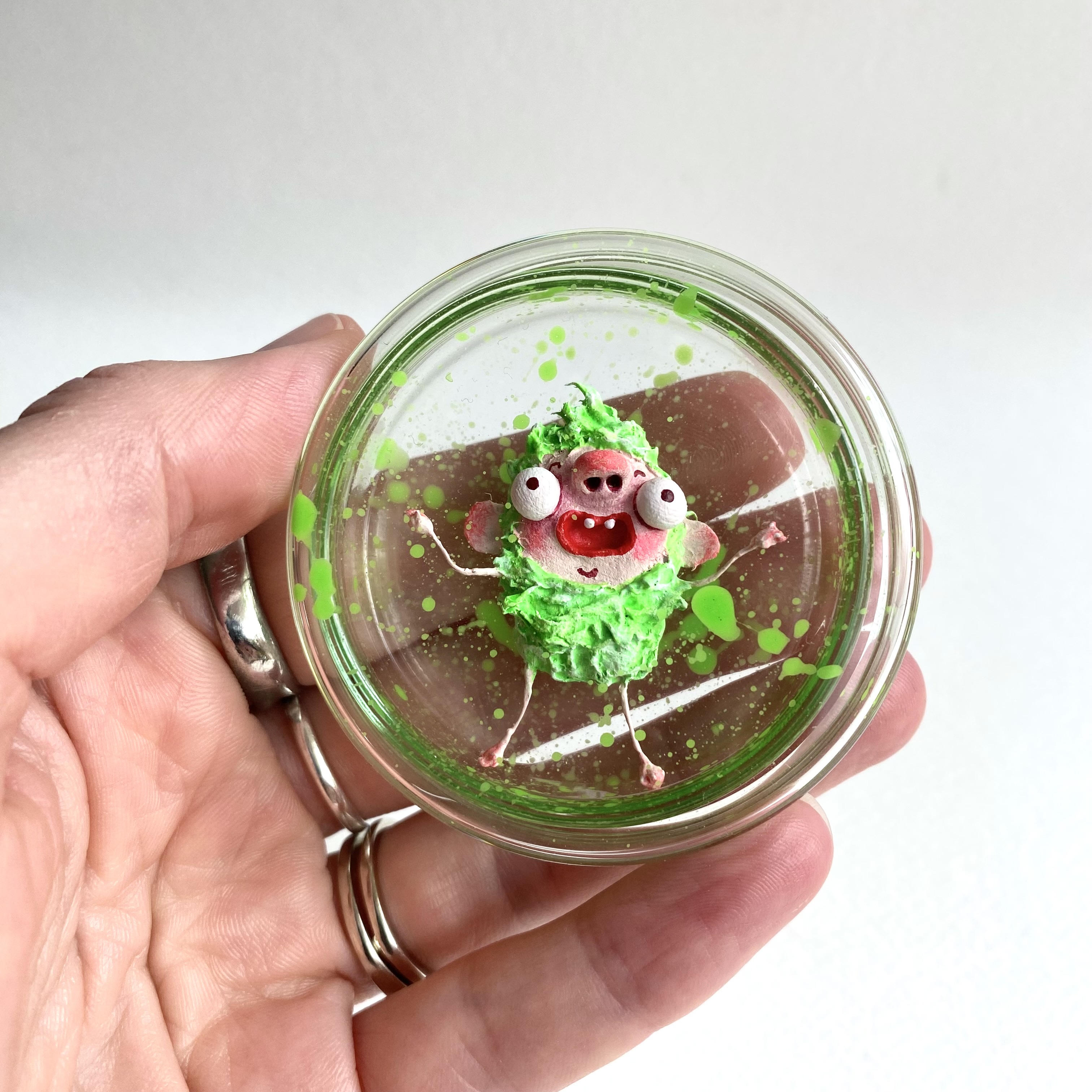 Micro monster neon groen