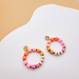 Ymke roze-oranje | lichte grote oorbellen