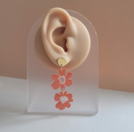 Linsi | koraalroze bloemen oorbellen