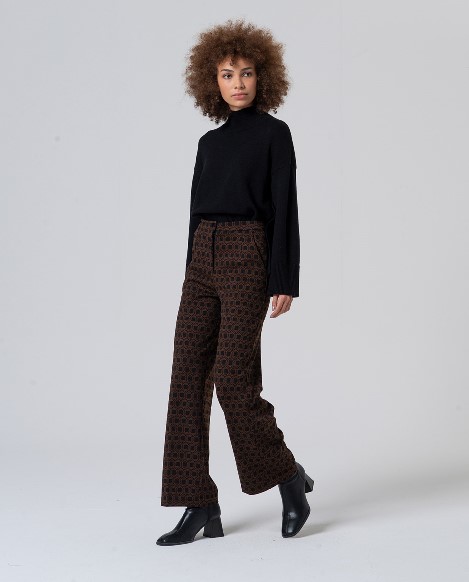 Surkana  Straight Pants Black  565IRDA515