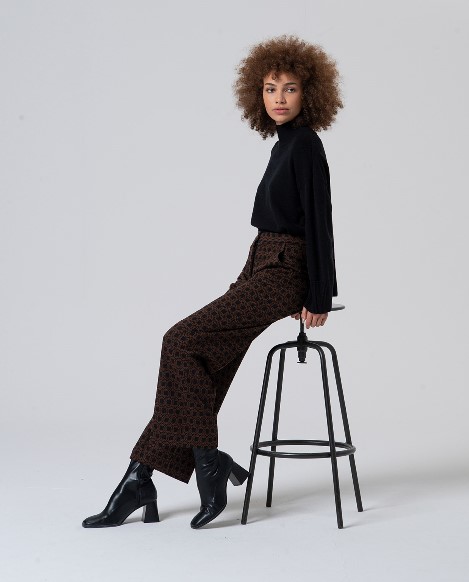 Surkana  Straight Pants Black  565IRDA515