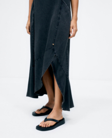Surkana Split Dress with Ruffles Black  523TILI714