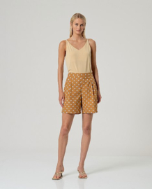 Surkana Pleated Shorts-Camel  526MIKA522
