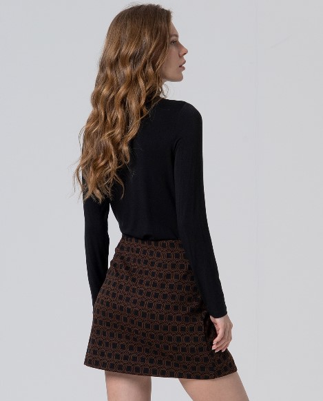 Surkana  Front-crossed Short Skirt Black  565IRDA617