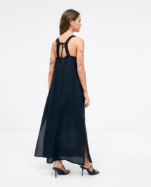 Surkana Long Dress with Detail in the Back Black  523TISA727