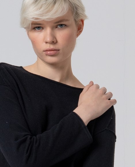 Surkana Oversized Round-neck Sweater 555ALNE235