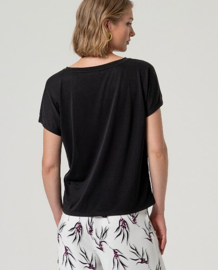 Surkana  Sleeveless V-Neck T-shirt-Black  526BAMO015