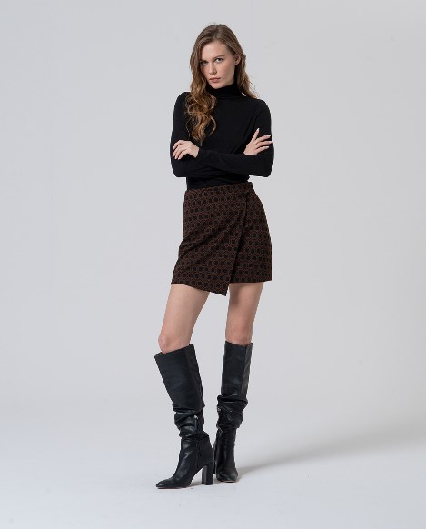 Surkana  Front-crossed Short Skirt Black  565IRDA617