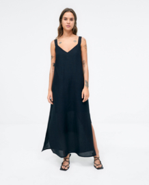 Surkana Long Dress with Detail in the Back Black  523TISA727