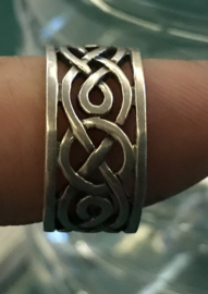 Zilveren ring Keltisch geoxideerd mt 17,25  - 20.75 x 9,5 mm