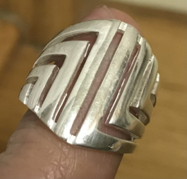 Zilveren ring vrije vorm mt 16,5 - 17 x 21 mm