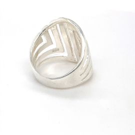 Zilveren ring vrije vorm mt 16,5 - 17 x 21 mm
