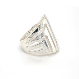 Zilveren ring vrije vorm mt 16,5 - 17 x 21 mm