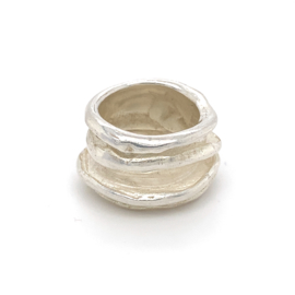 Zilveren ring Italiaans design mt 16,75 en 23,75