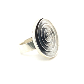 Zilveren ring vrije vorm geoxideerd mt 17 x 25 mm