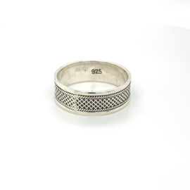 Zilveren ring geoxideerd mt 17 - 21,25 x 8 mm